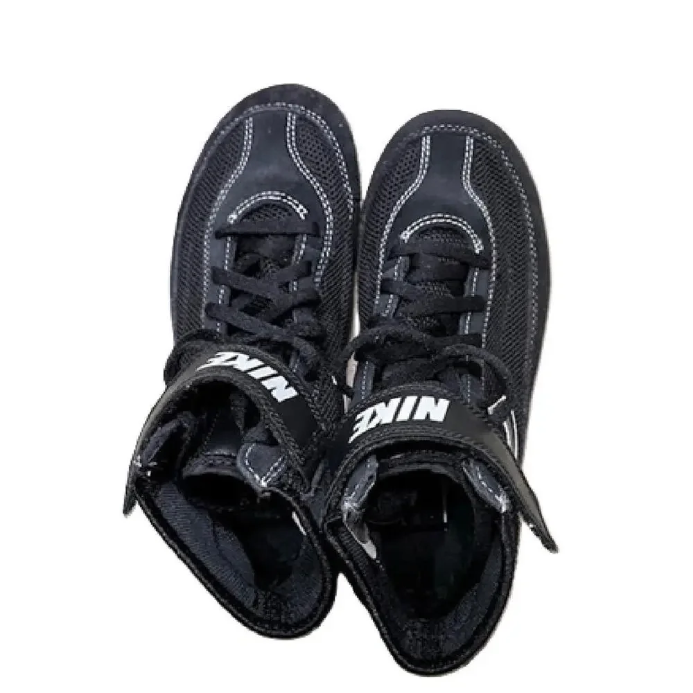 Nike Speedsweep VII Wrestling Shoe US 5Y Black/White (Grade School) BM1